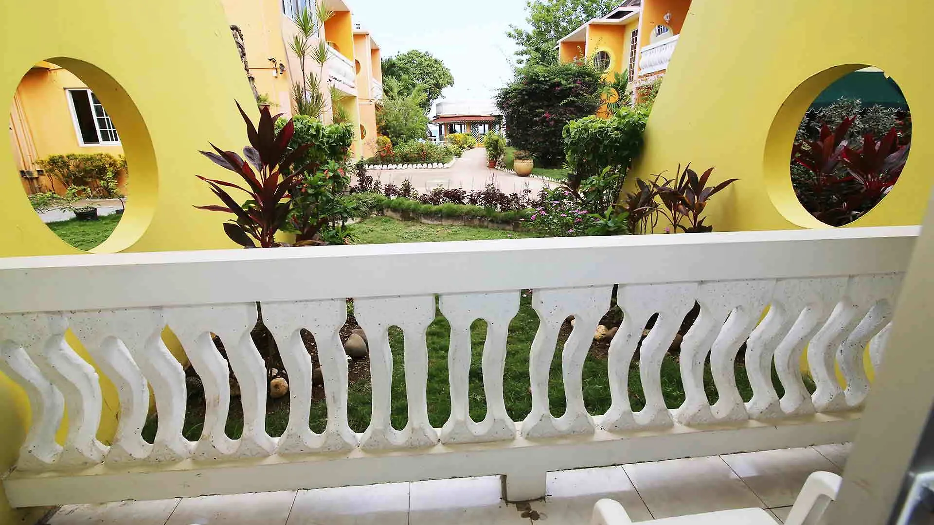 Foote Prints On The Sands Hotel Negril