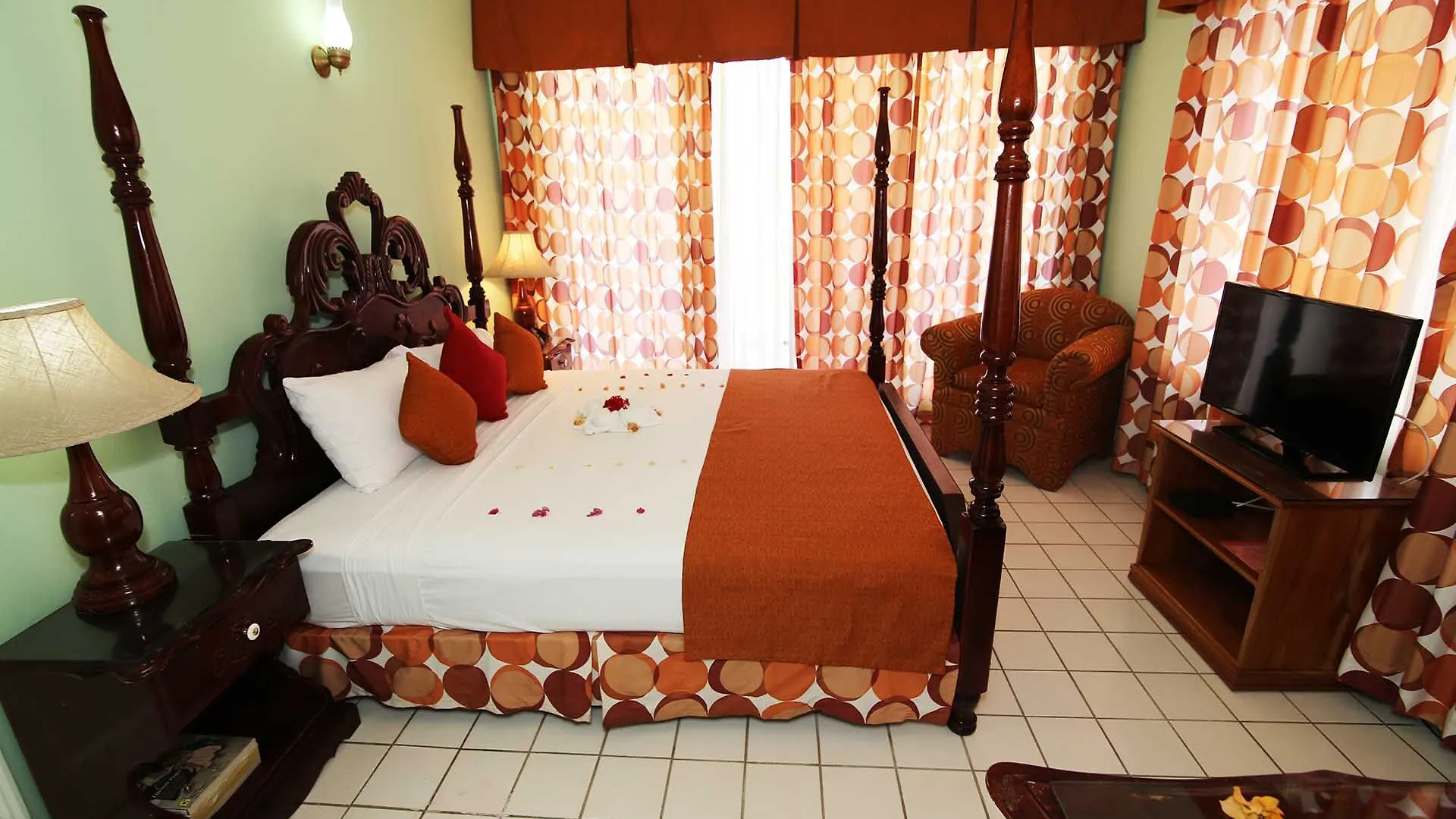 Foote Prints On The Sands Hotel Negril