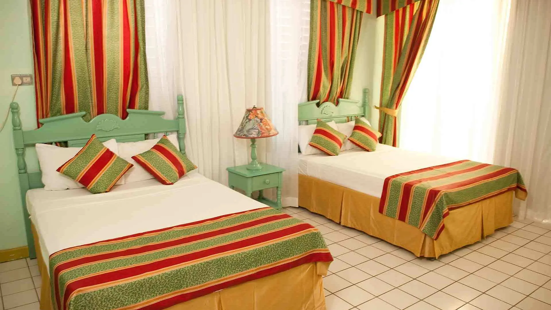 ***  Foote Prints On The Sands Hotel Negril Jamaica